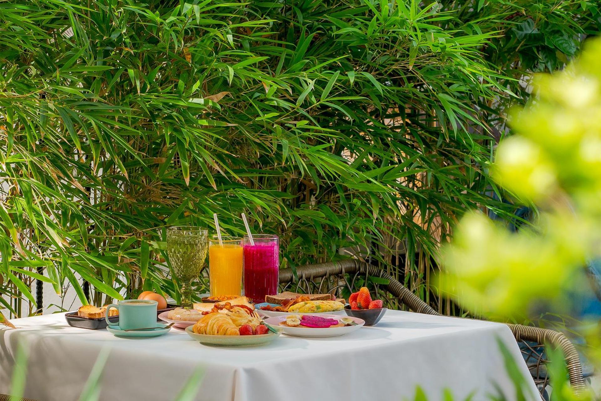 Alagon D'Antique Hotel & Spa Ho Chi Minh City Exterior photo